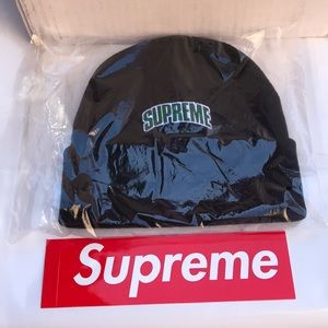 Supreme Crown Logo Beanie Black